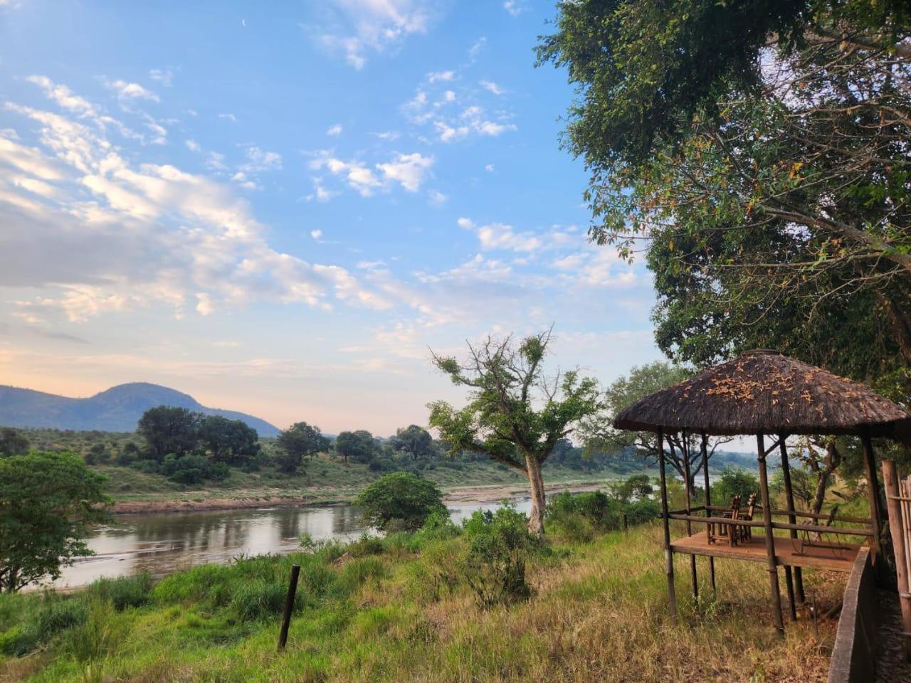 מאלליין River Cottage Lodge מראה חיצוני תמונה