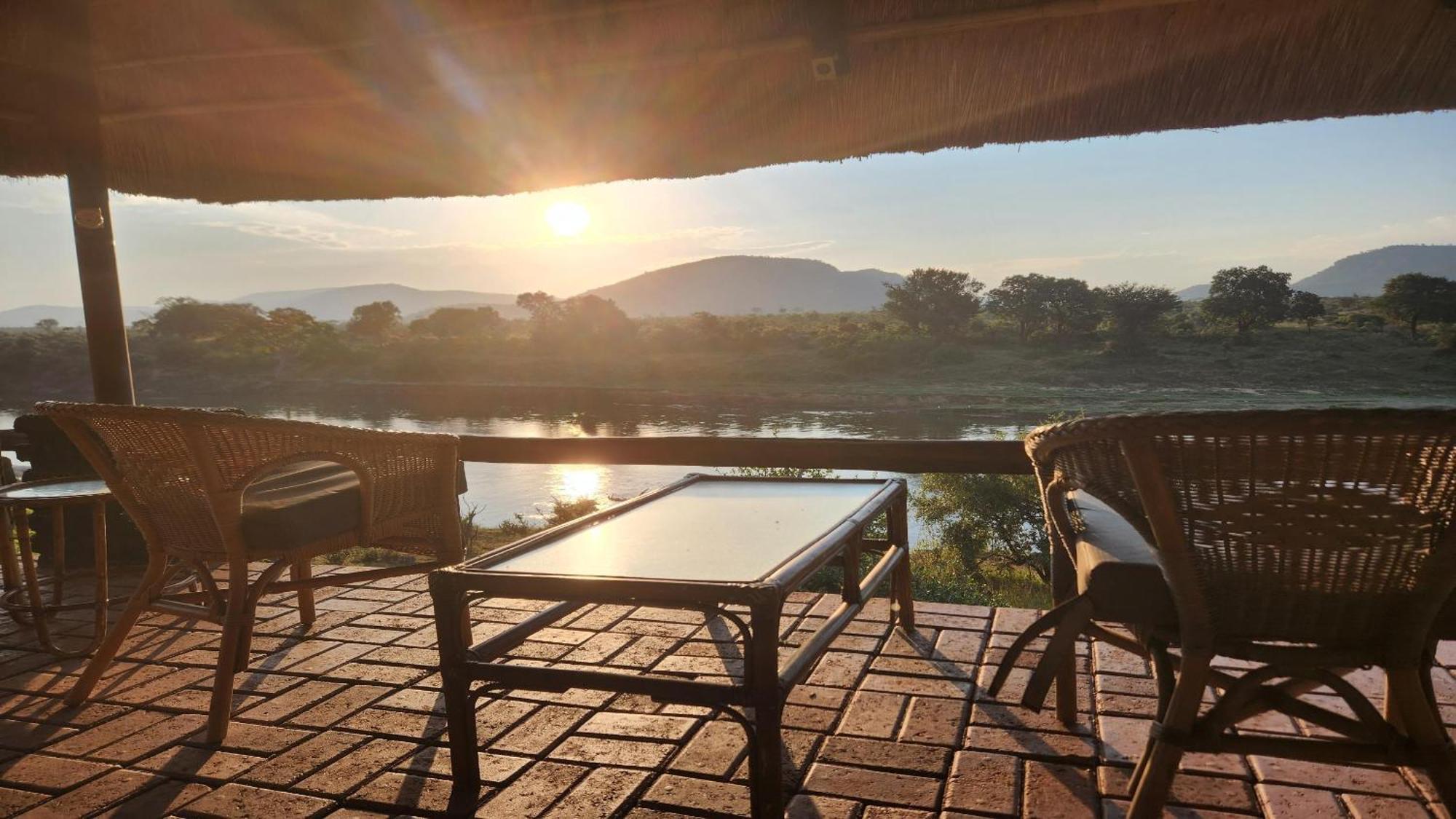 מאלליין River Cottage Lodge מראה חיצוני תמונה