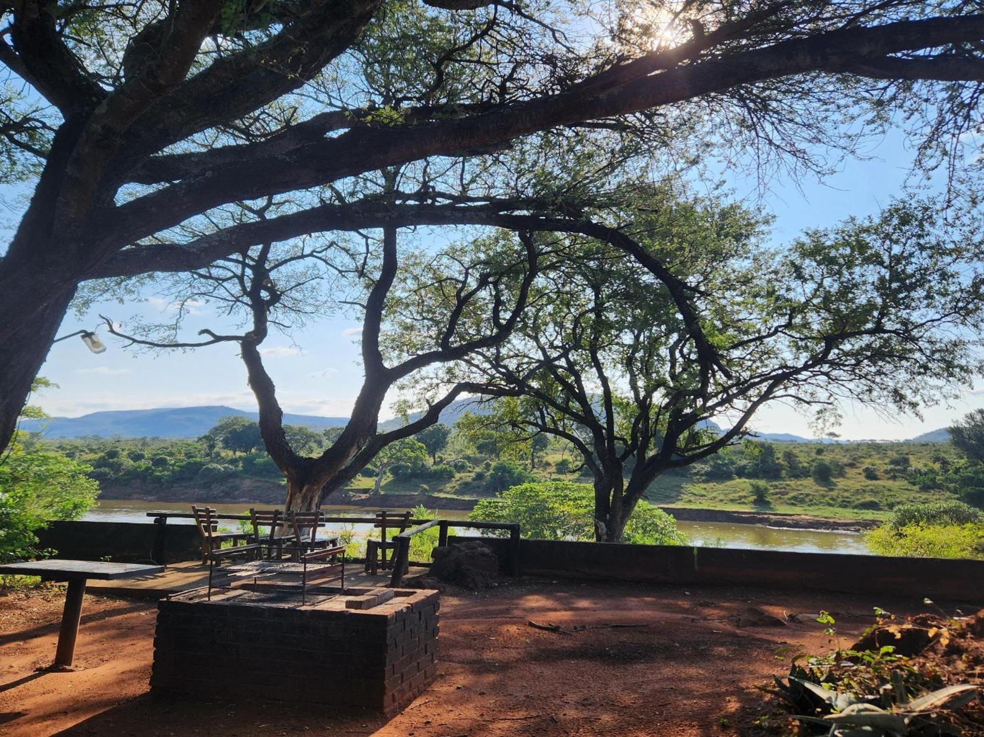 מאלליין River Cottage Lodge מראה חיצוני תמונה
